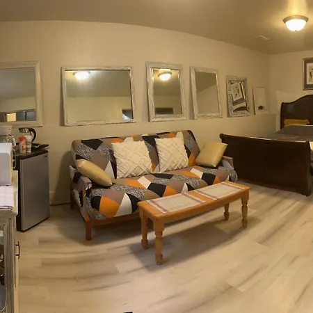 West Side Grand Rapids 2 Room Apartment Close To Everything